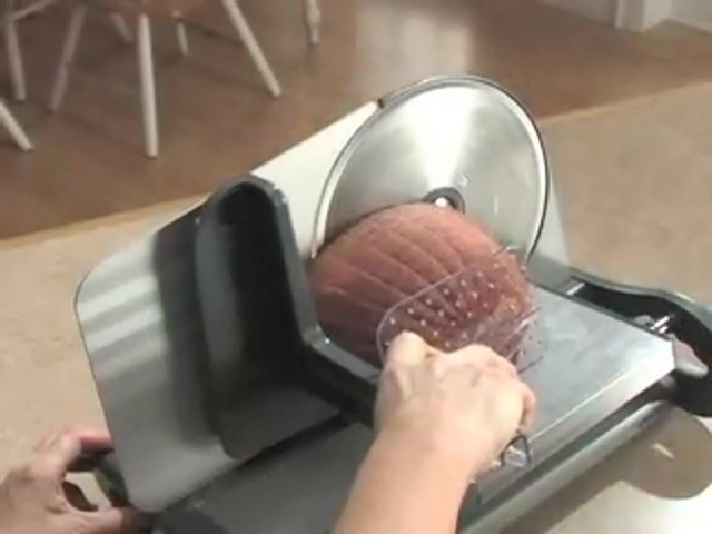 Deni&#153; 8 1/2&quot; - blade Electric Slicer  - image 4 from the video
